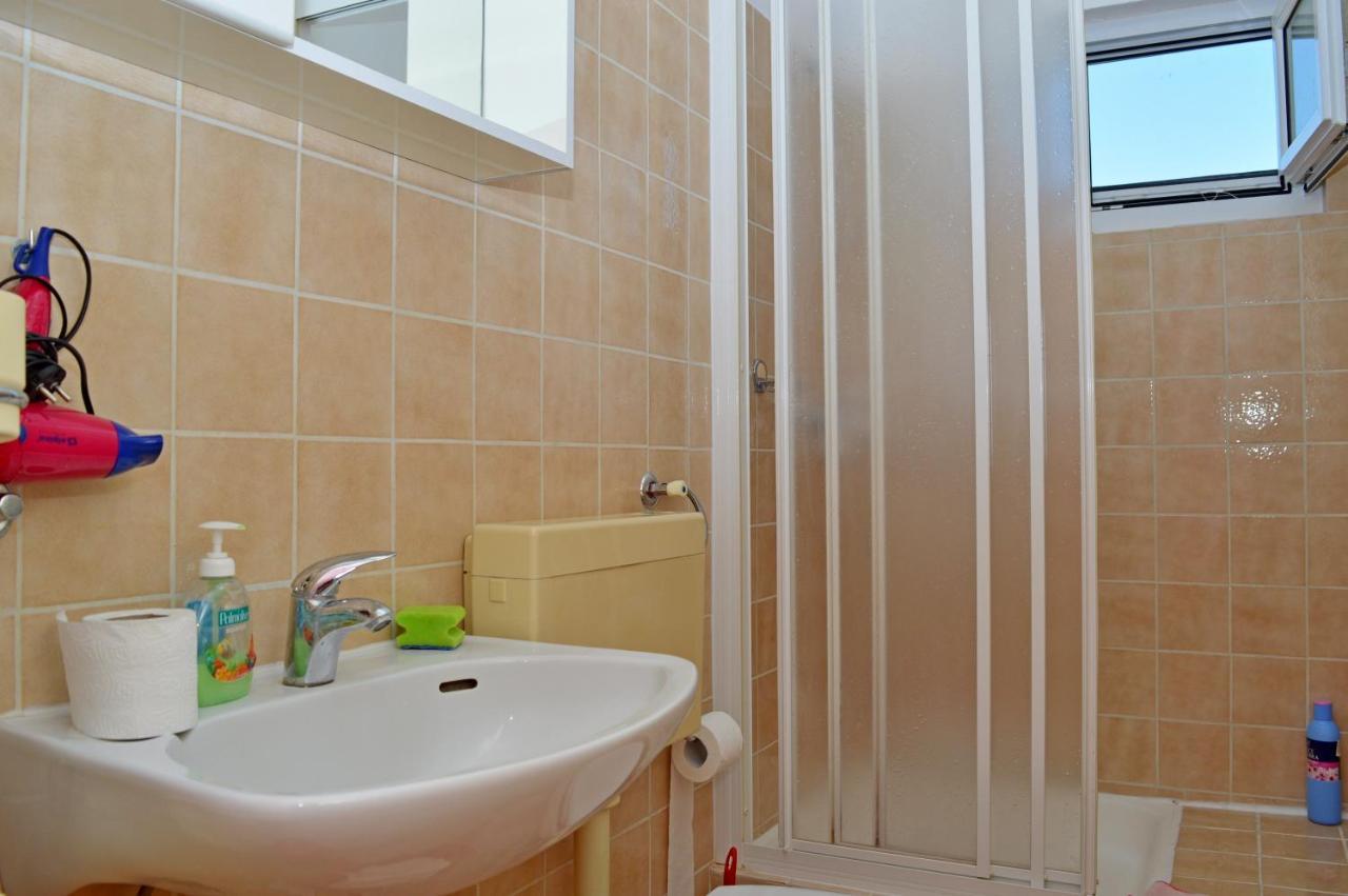 Apartment And Rooms Katica 비오그라드나모루 외부 사진