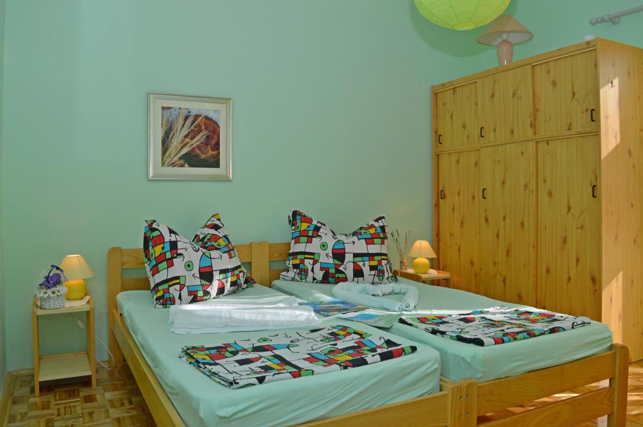 Apartment And Rooms Katica 비오그라드나모루 외부 사진