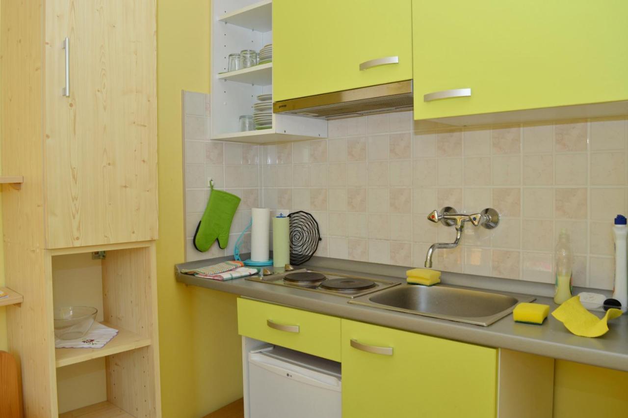 Apartment And Rooms Katica 비오그라드나모루 외부 사진